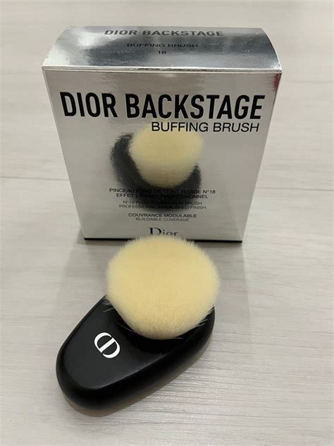 Dior Backstage Buffing Brush 